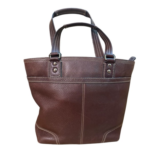 Coach Hampton Brown Pebbled Leather Tote with Structured Design and Dual Straps - Picture 3 of 12